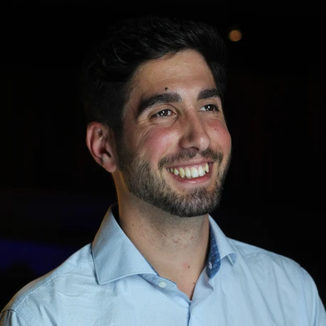 Adrian Fernandez Amil